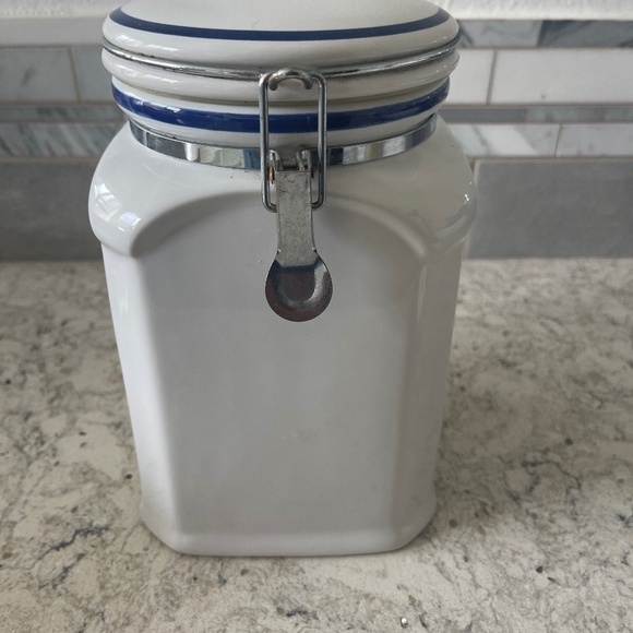 Vintage The Cellar White Ceramic Canister Airtight for Federated Dept Stores - Picture 1 of 14